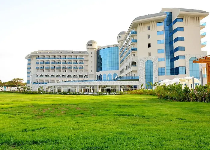 Water Side & SpaResort Hotel